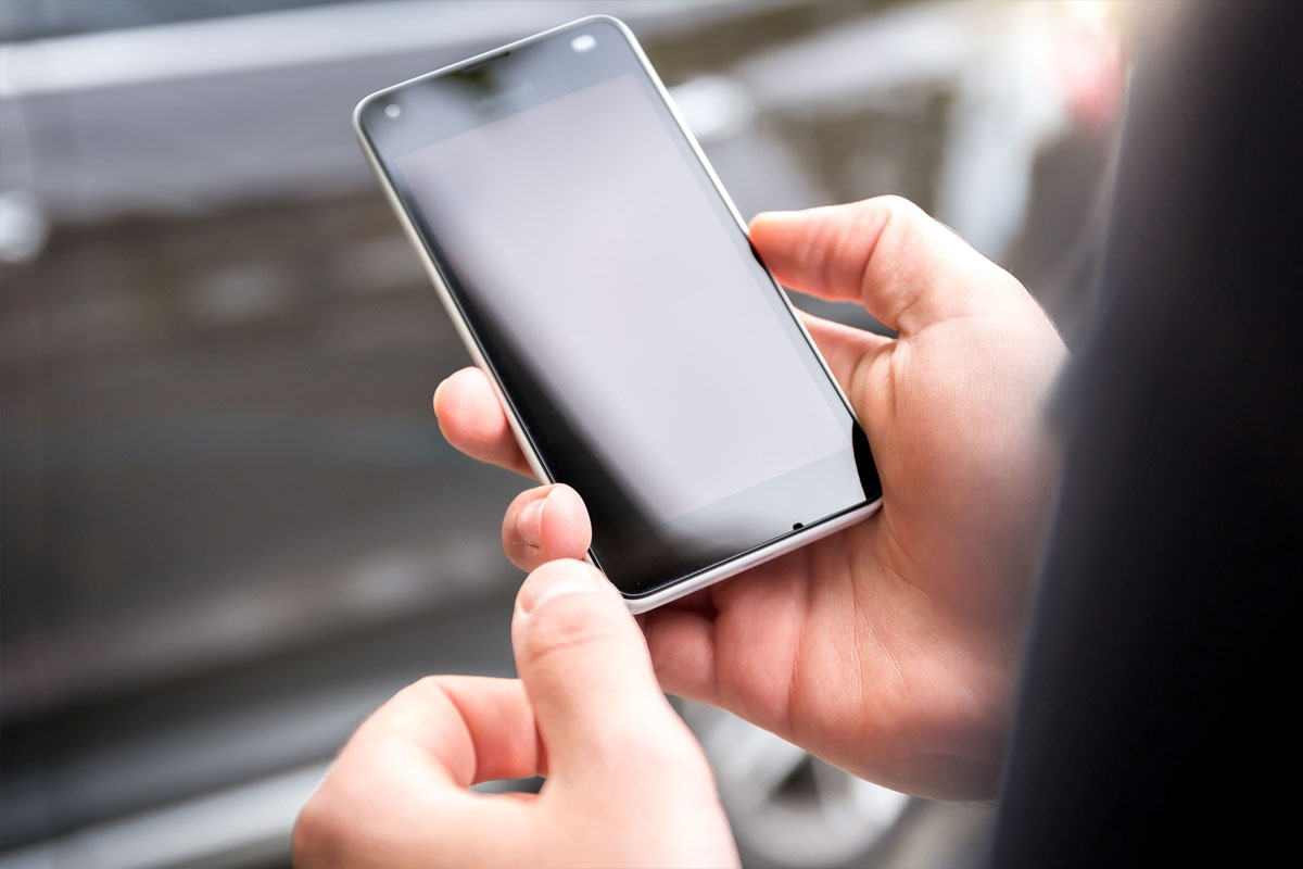 Ti serve una mano per svolgere pratiche digitali?